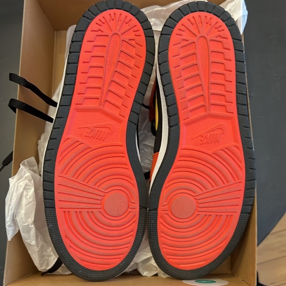 Jordan 1 Zoom Air CMFT Men’s 9
Black/Chilie/Red/White. MINT - Picture 6 of 7